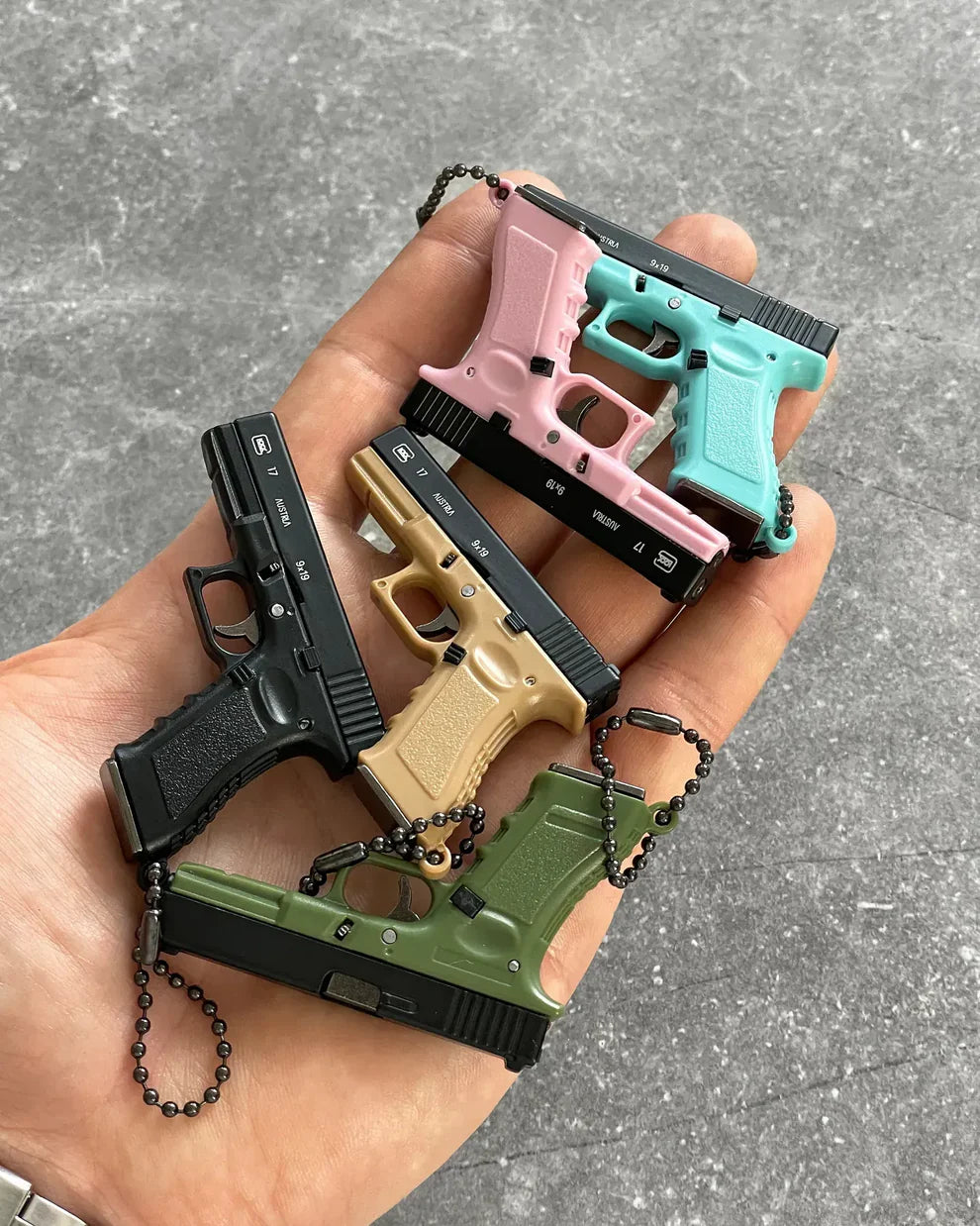 KeyArsenal™ Glock 17 Detachable Keychain