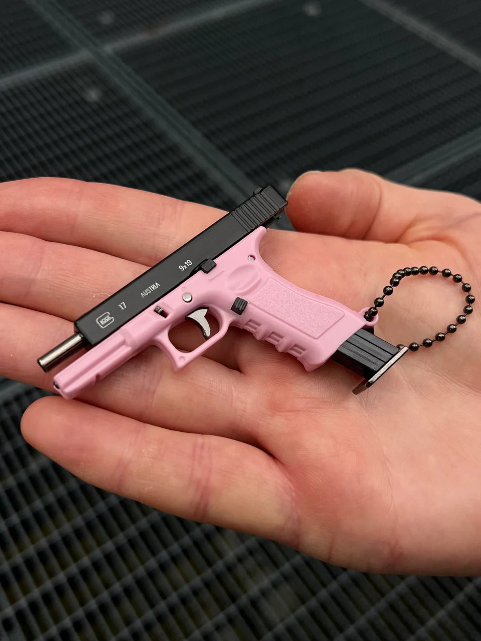 KeyArsenal™ Glock 17 Detachable Keychain