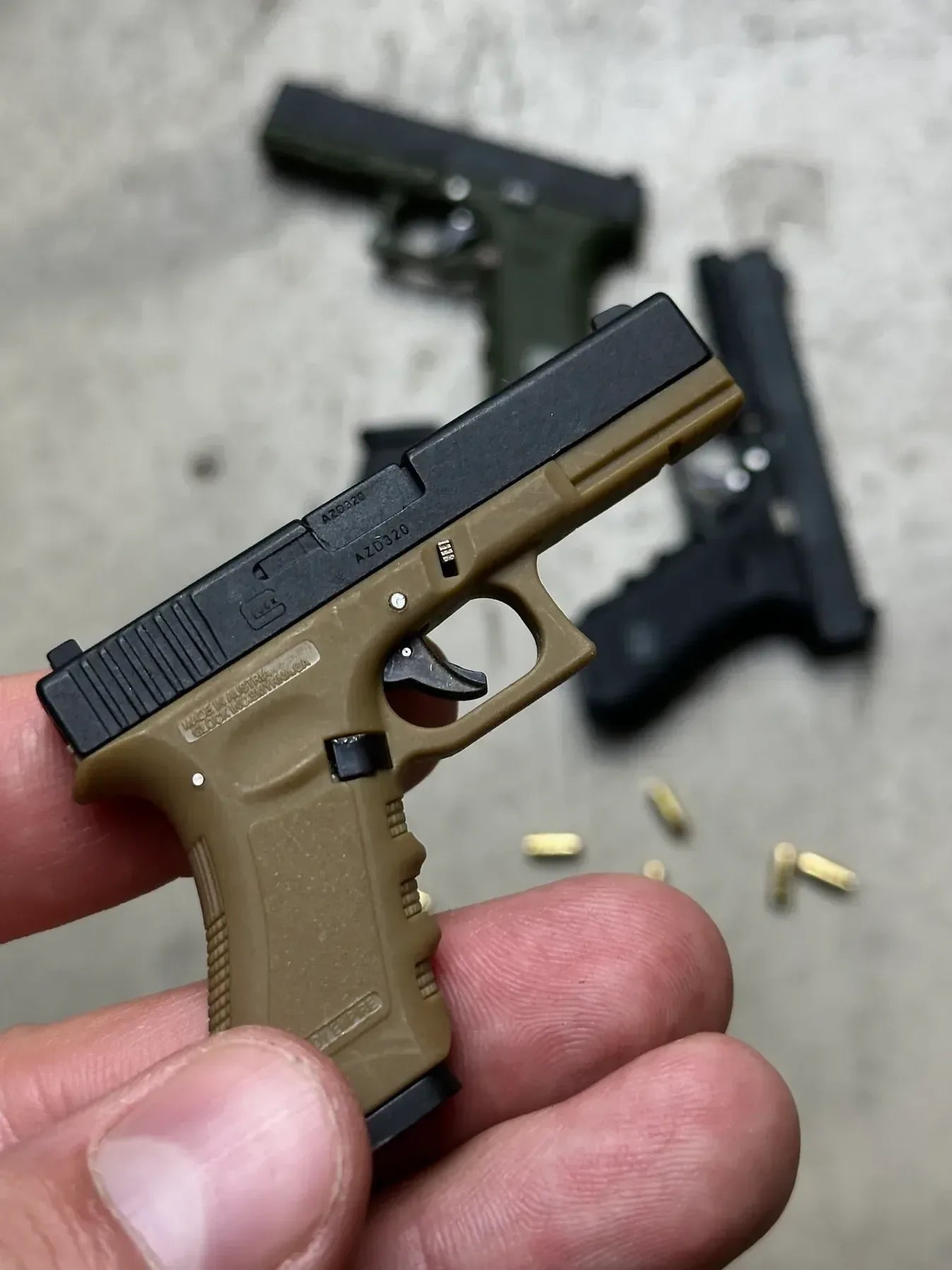 KeyArsenal™ Glock 17 Ejection Detachable Keychain - KeyArsenal